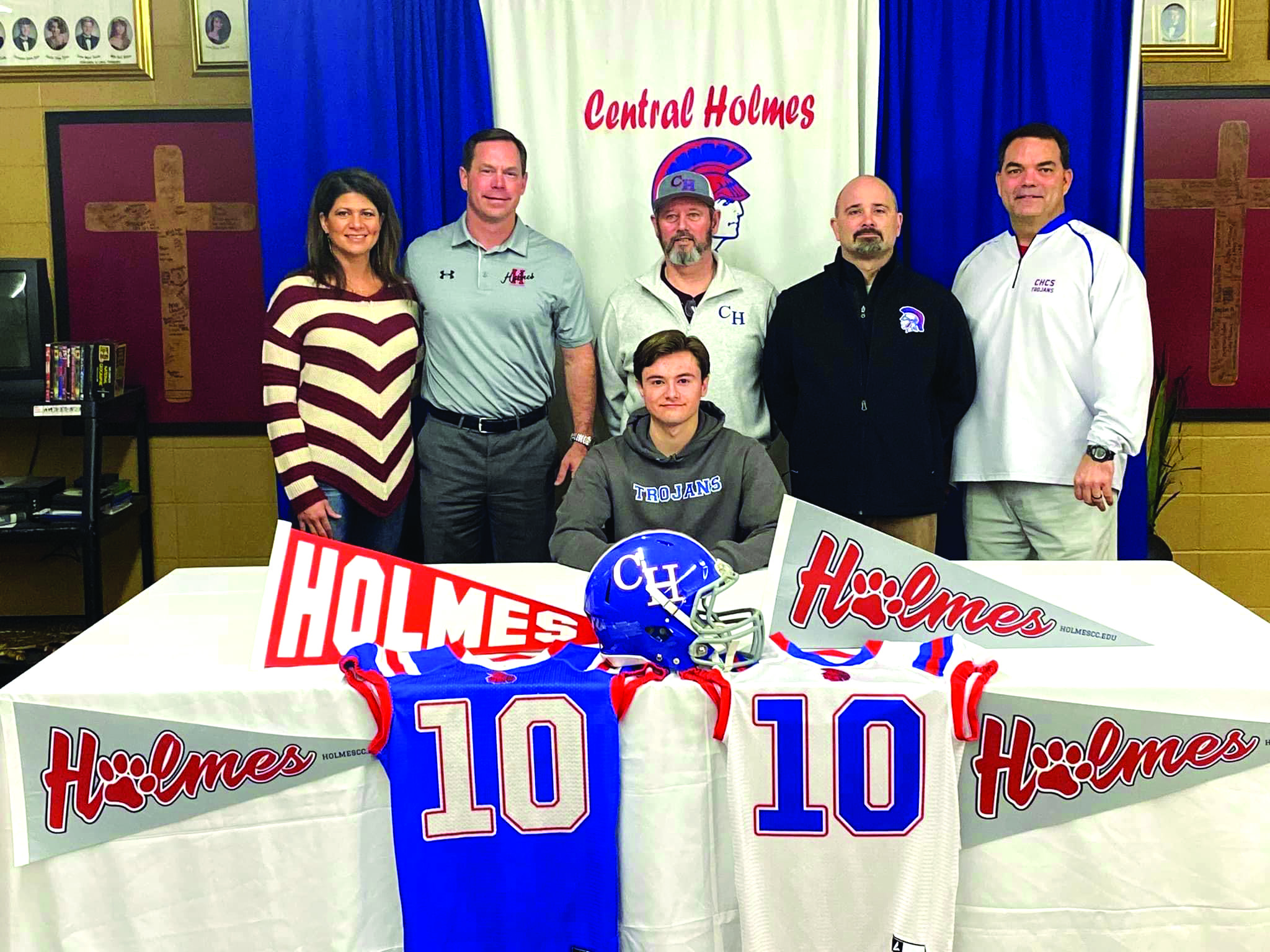Dan Lindsay Signs with HCC as Kicker